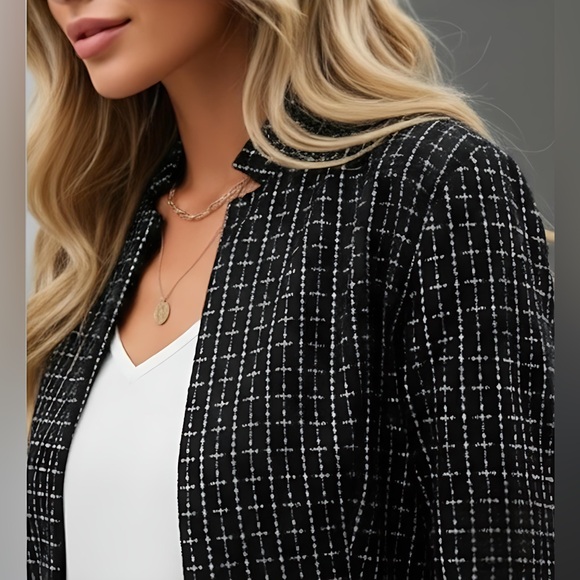 Plaid Lightweight Open Blazer - Picture 2 of 9